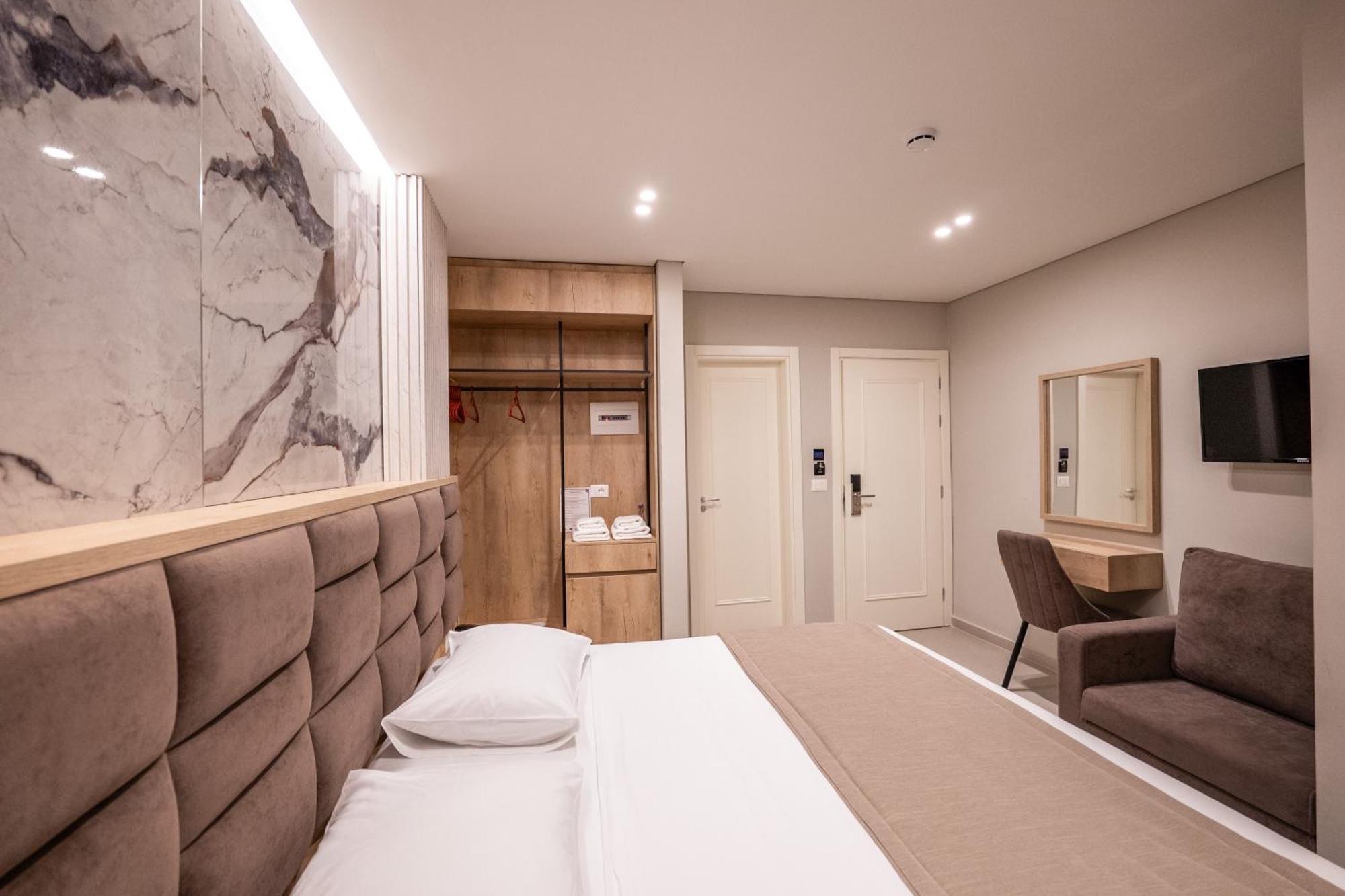 Koko Hotel Ksamil Eksteriør billede